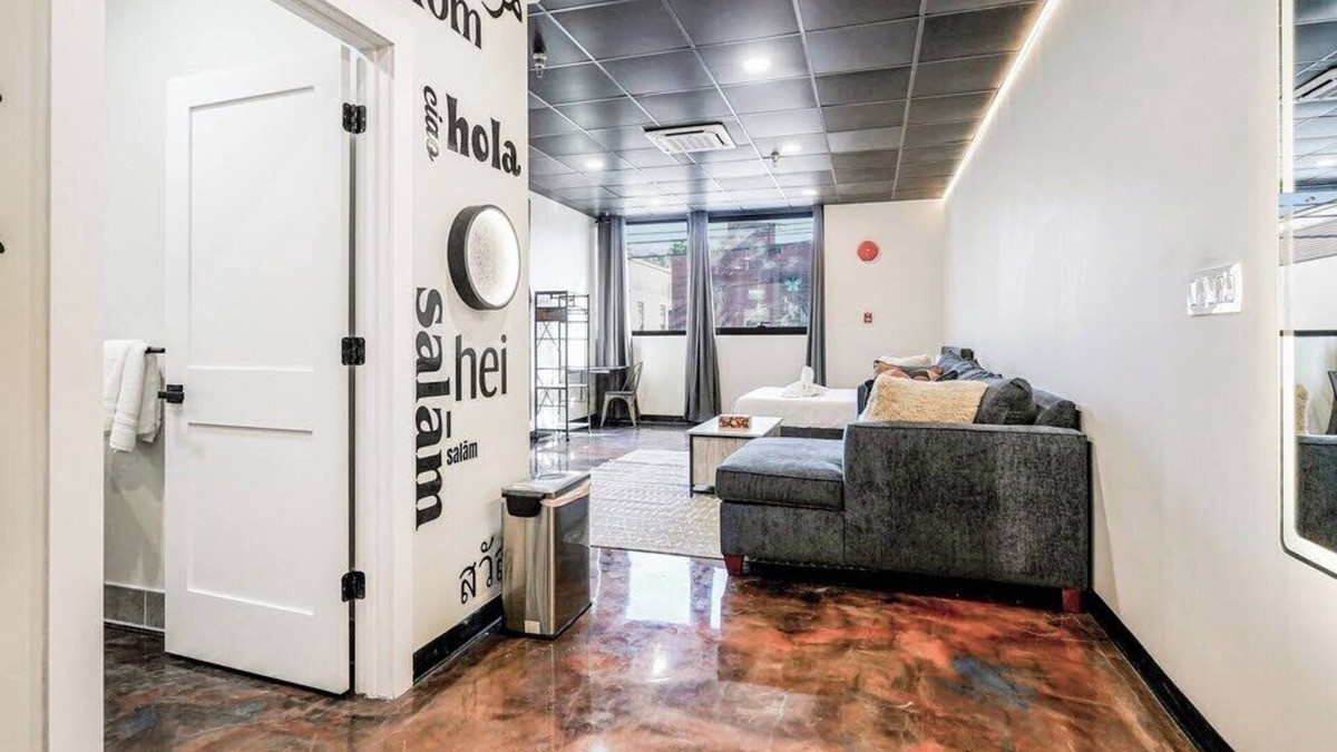 North Oakland Apartment | Melwood Suites Unit 107 Studio