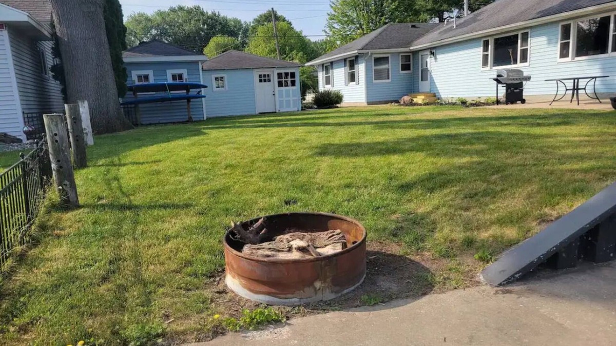 Bay City House | Memory Cove- Bay, City MI Waterfront home!