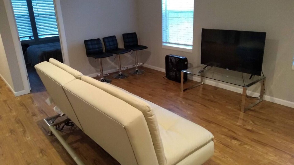 Renton House | ⁑ Memory Foam Beds, Blackout Curtains & Smart TV