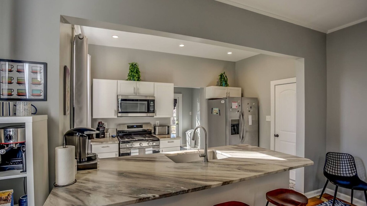 Medical District House | Memphis Home of the Blues 5 Star,1mi. to downtown, midtown. Gated, FREE parking