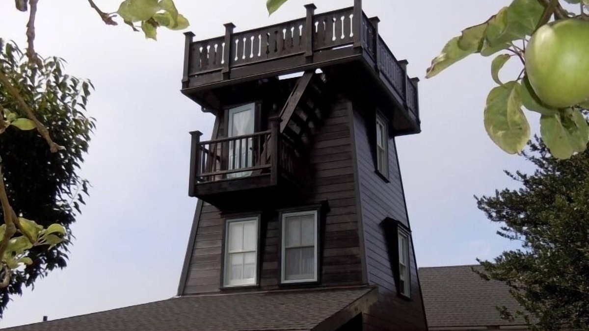 Mendocino House | Mendocino Village Water Tower - Ocean & Garden Views