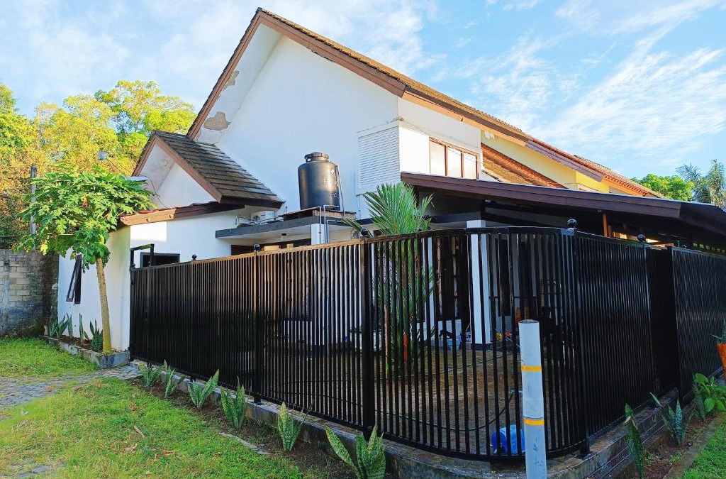 Senggigi House | Meninting garden house
