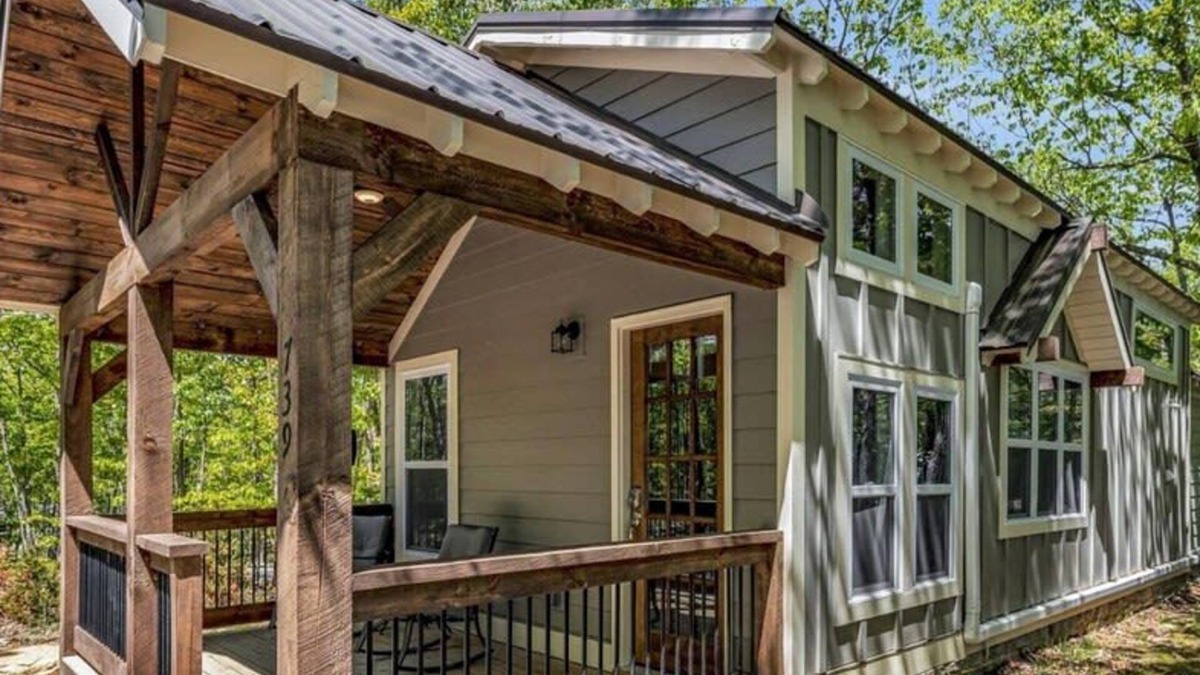 Menlo House | Menlo GA Tiny Home Experience!