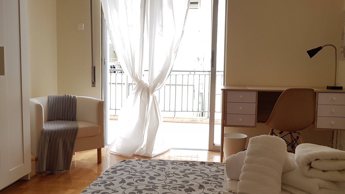 Kypseli Apartment | Menta Apartment - Athens Center, 5 BD, 2 BATH