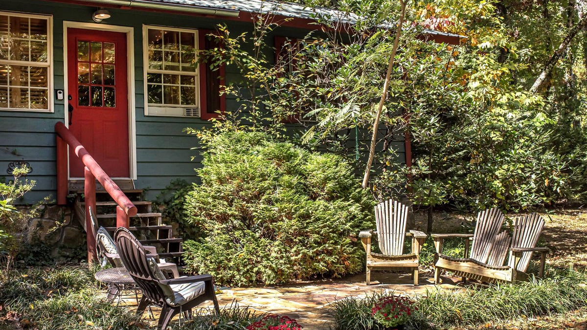 Mentone Cabin | Mentone's favorite Cozy Cabin! In the heart of Mentone: In Town but Far Out