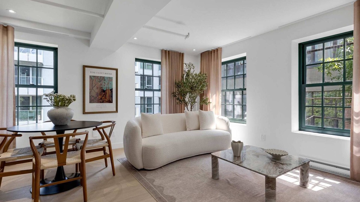 Cite Multimedia Apartment | Mercer-King Bedroom -Free parking