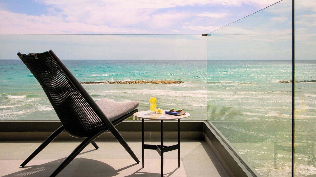 Oroklini Hotel | Mercure Larnaca Beach Resort