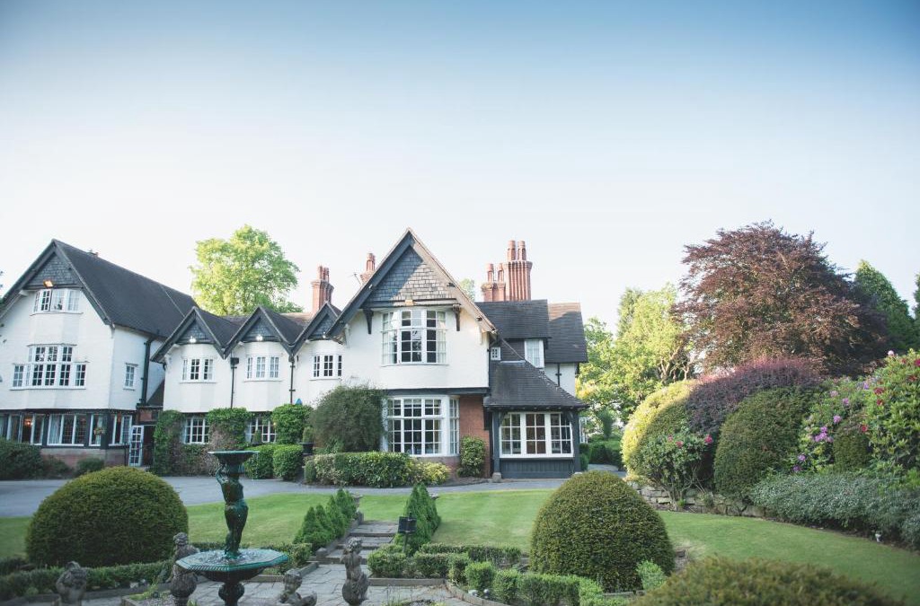 Mere Hotel | Mere Court Hotel