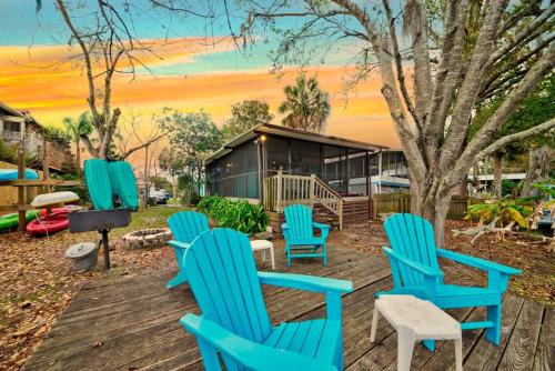 Weeki Wachee Gardens House | Mermaid Cove - Waterfront Home with Paddlecraft Direct Weeki Wachee River Access