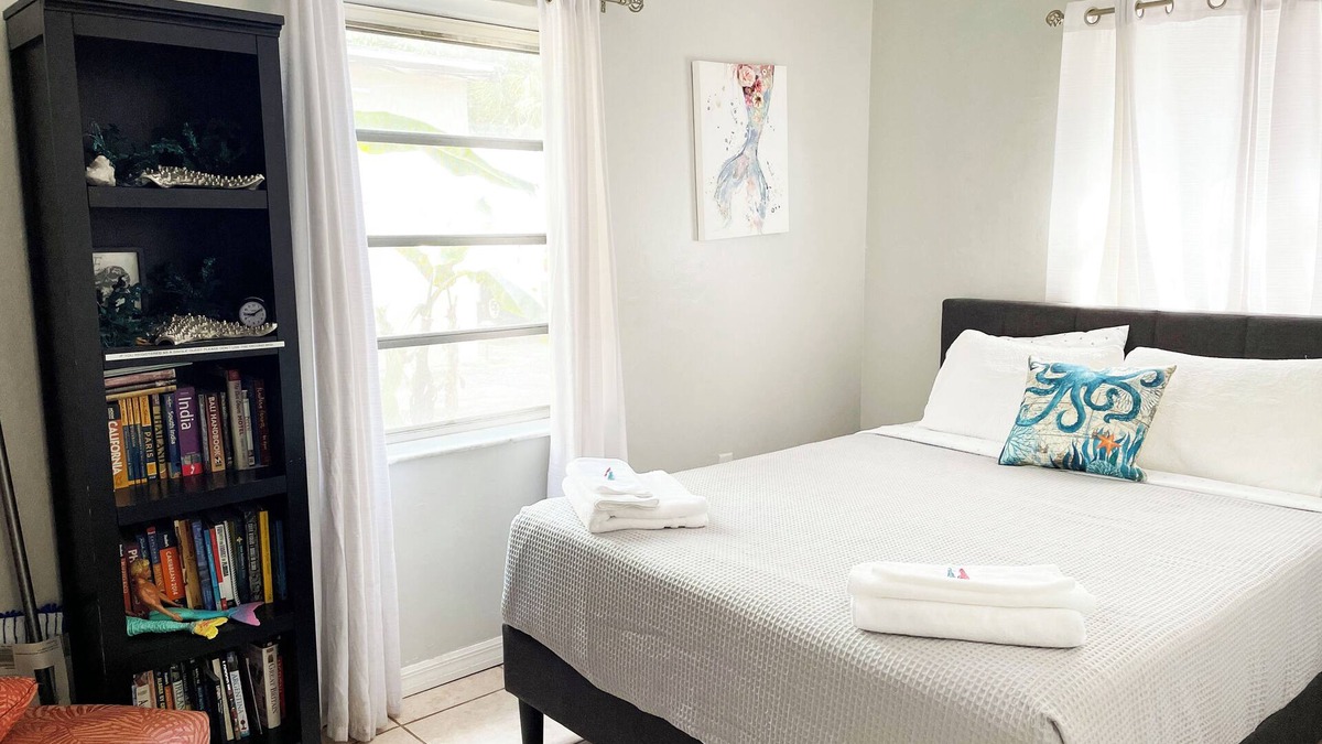 Fort Lauderdale House | Mermaid Haven House in Oakland Park near Wilton Manors Close to Cruises & Beach
