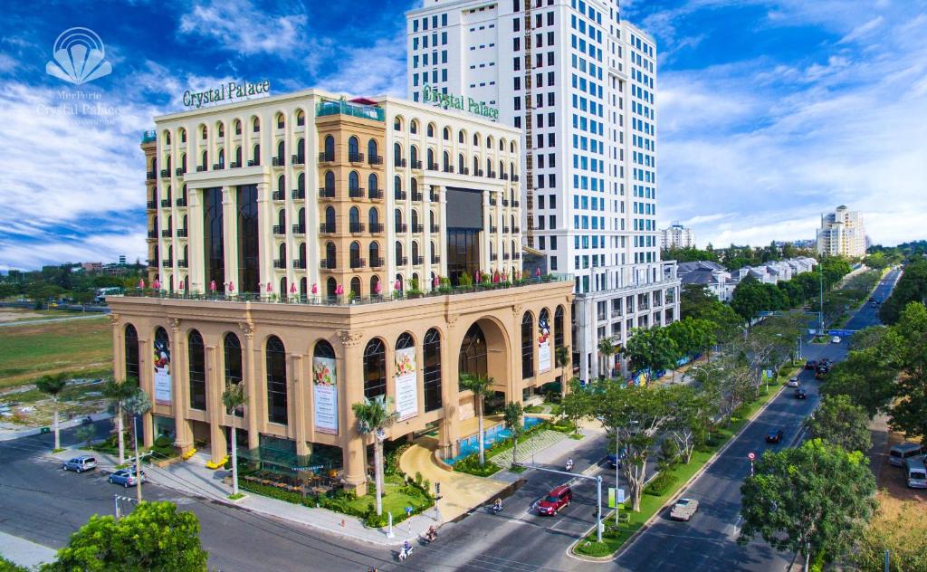Phu My Hung Hotel | MerPerle Crystal Palace