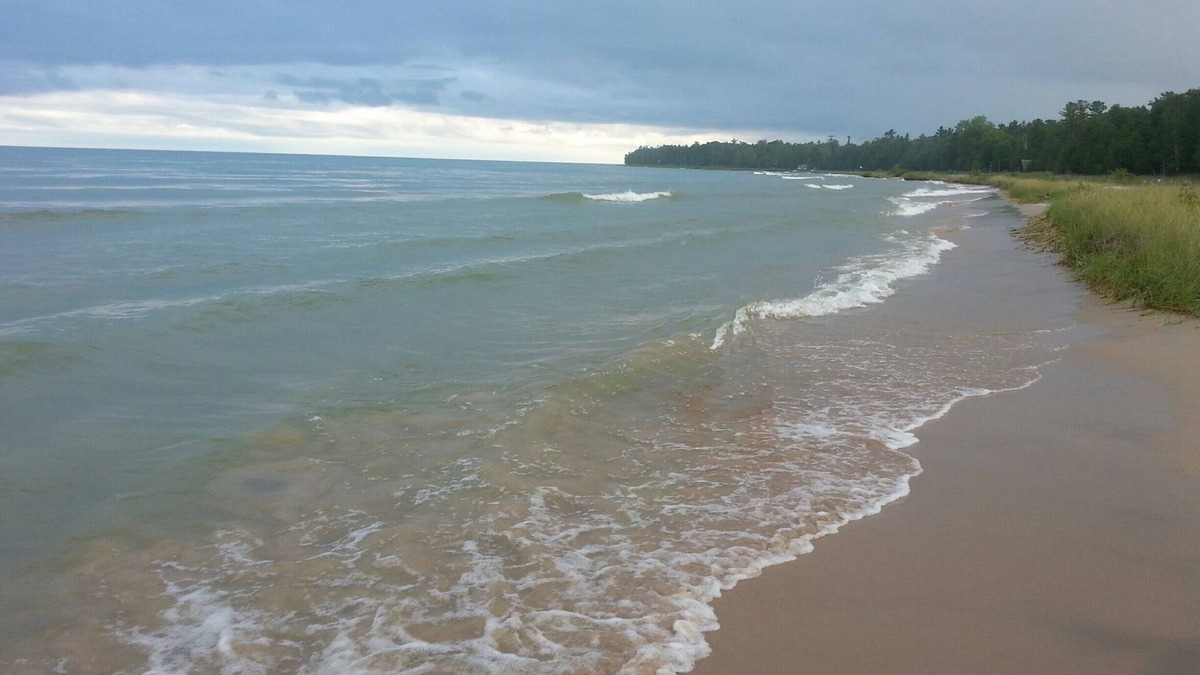 Sturgeon Bay Cottage | Merry Breeze 4 Cottage~Romantic Getaway With 212 Ft Of Sandy Lake Michigan Beach