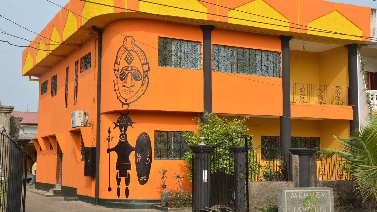 Douala Villa | "Mervey & Jayden Garden: Villa and Apartments