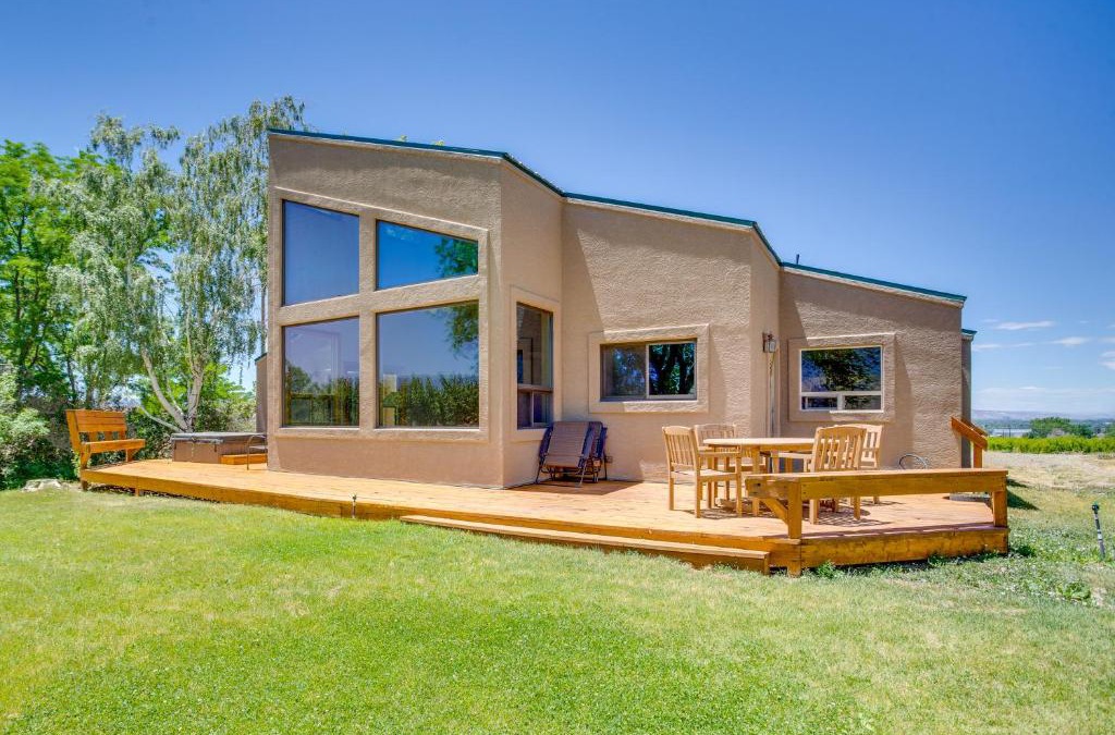 Palisade House | Mesa View House with Hot Tub Walk to Winery!