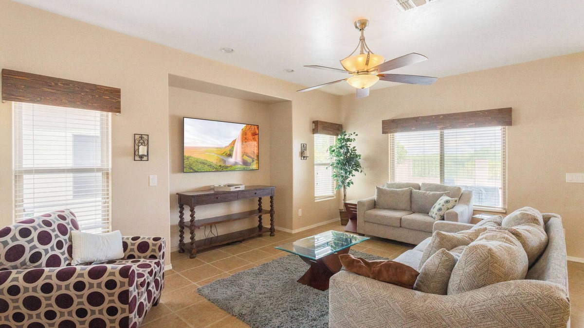 Sierra Vista House | Mesquite Ridge- with office, games and amazing Views!