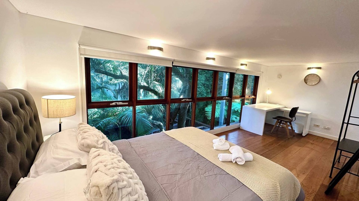 Seaforth Apartment | MetaWiseBnB Stylish Loft Studio with Garden in Seaforth