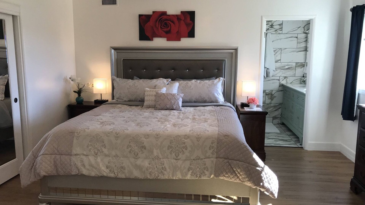 Camarillo House | Meticulous Private House @Camarillo Heights-82" TV, Beach/Shopping