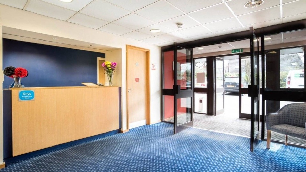 Mirfield Hotel | Metro Inns Huddersfield