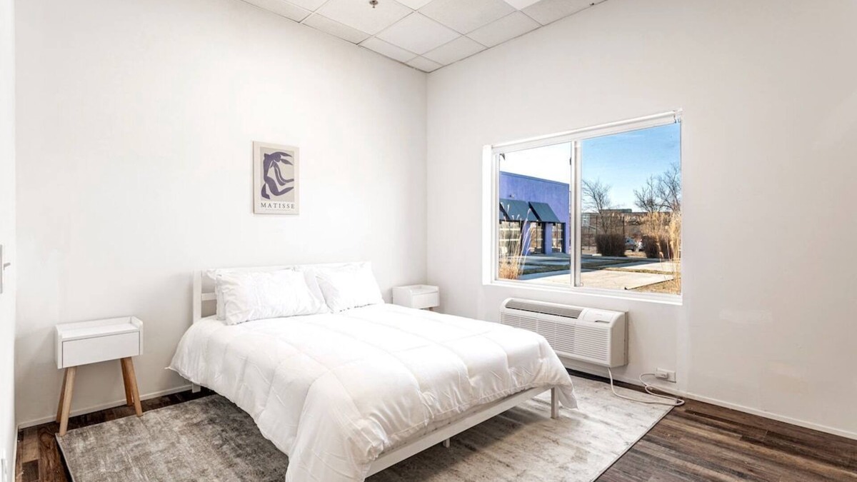 Meriden Apartment | Metro Meriden| Urban Studio| Pool|Fitness Center