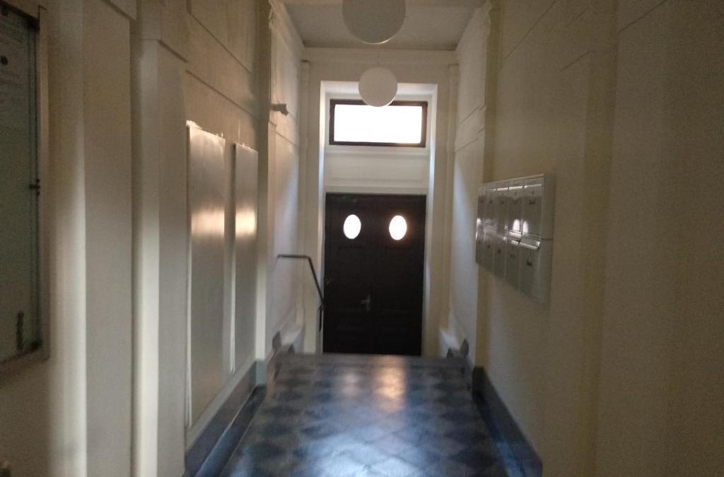 Prague 7 House | Metro Minute