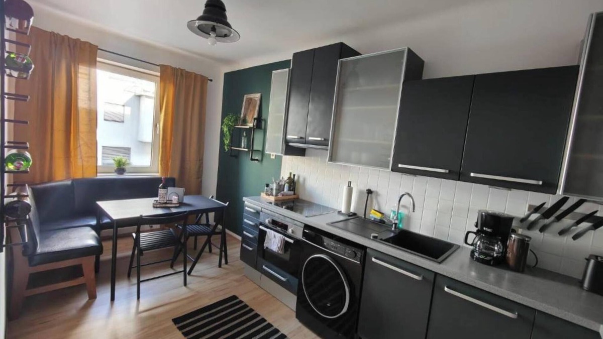 Favoriten Apartment | Metro-station to opera 1 min away