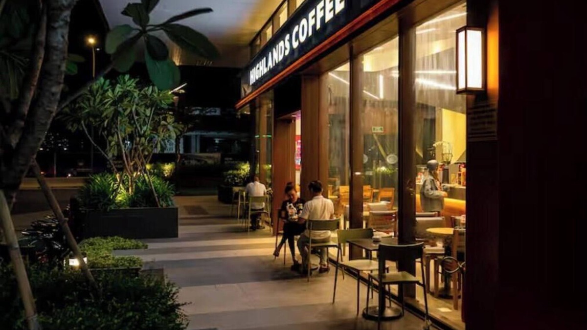 Ben Nghe Apartment | Metropole Retreat Iconic City View Pool & Gym