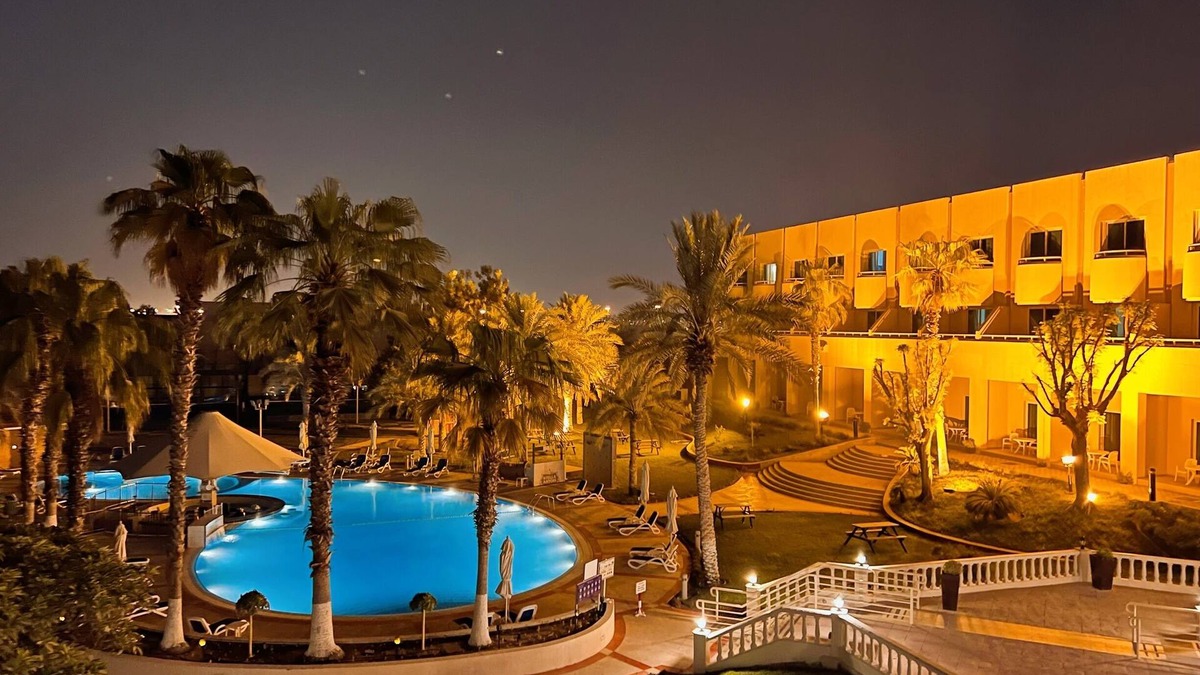 Al Mafraq Hotel | Metropolitan Al Mafraq Hotel