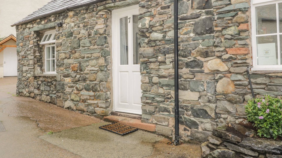 Braithwaite Cottage | MEWS STUDIO COTTAGE 7, pet friendly, with a garden in Braithwaite