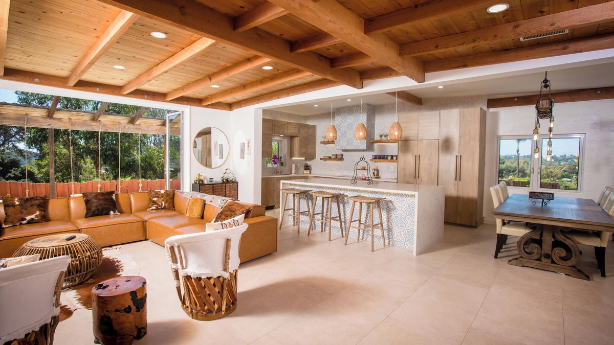 San Diego House | Mexican Hacienda Del Mar with Heated Pool and Spa, 5min drive to Beach!