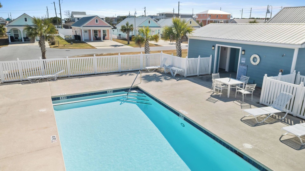 Mexico Beach Business Center Cottage | Mexico Beach | Cottage, Pool & Pet Friendly
