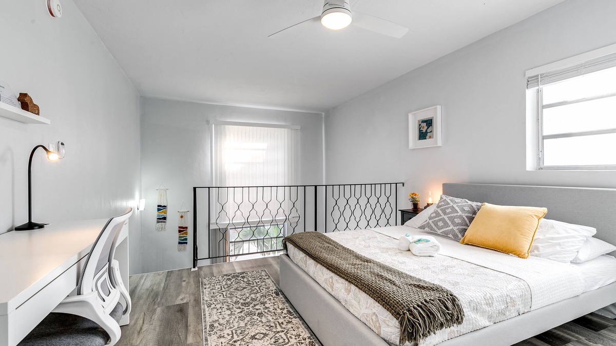 Virginia Gardens Apartment | Mia Airport | 1b Apt with desk