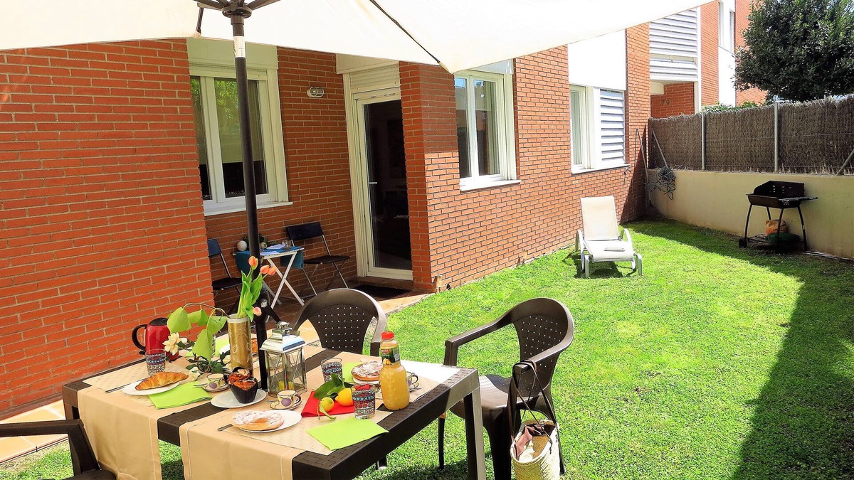 Montgat Apartment | MIA BEACH CITY-apartment, terrace, pool, garage, wifi-internet.