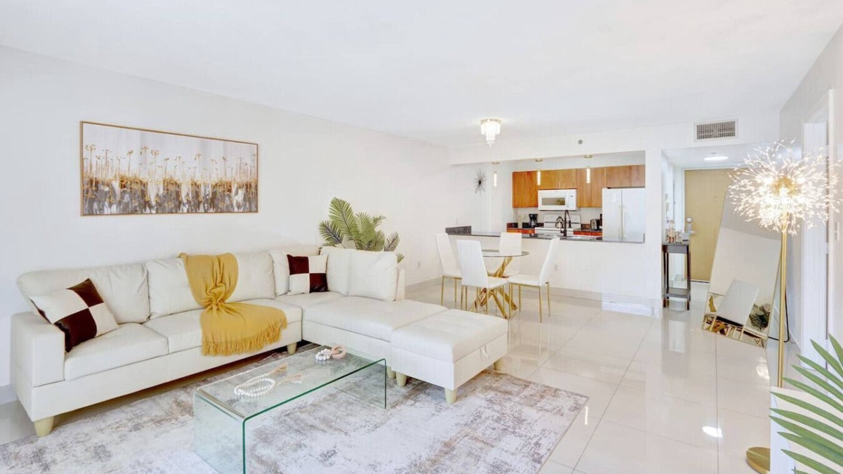 Brickell Apartment | MIA(CZ) - CLUB #2504(1B) Relist