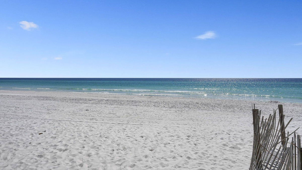 Emerald Waters Village House | Mia-Mar Villa - Luxurious Pet-Friendly Vacation Rental with Private Pool in Miramar Beach