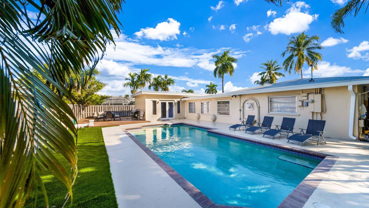 Lauderdale-by-the-Sea House | "MIA Ocean"4 Bed Home 5 Min To Beach