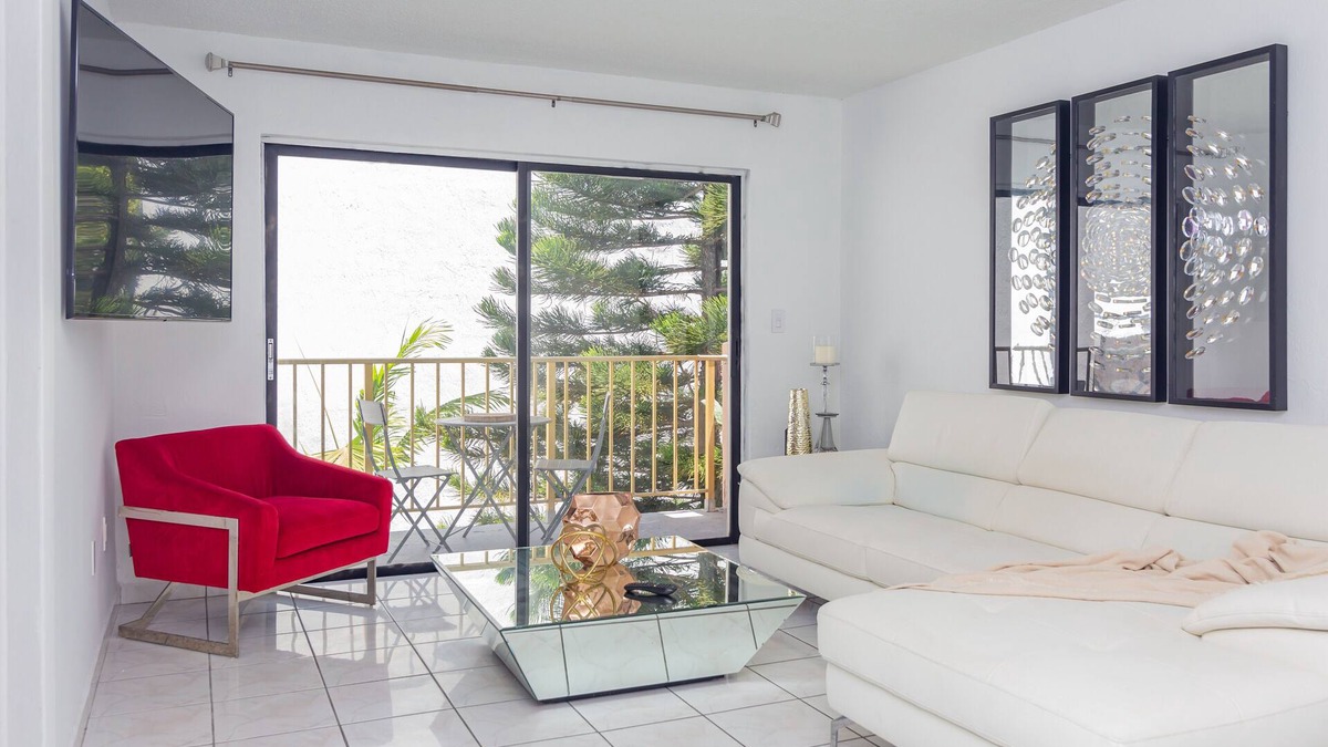 Edgewater Apartment | Miami Downtown Apartment with Free Parking- 5 minutes to Wynwood