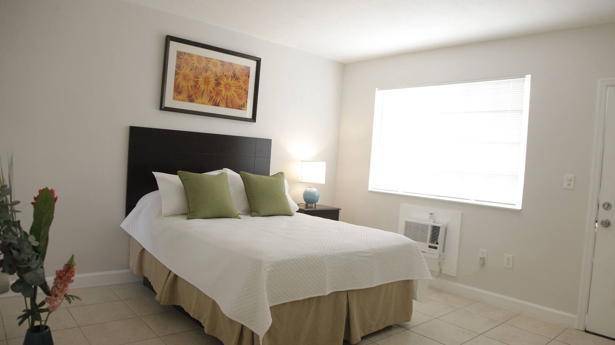 Northeast Miami Apartment | Miami Modern Studio #3