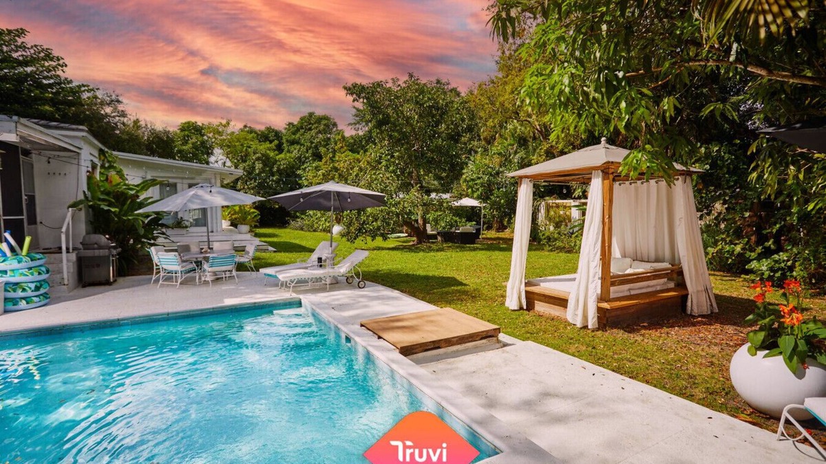 El Portal House | Miami Pool Cottage, tropical garden paradise