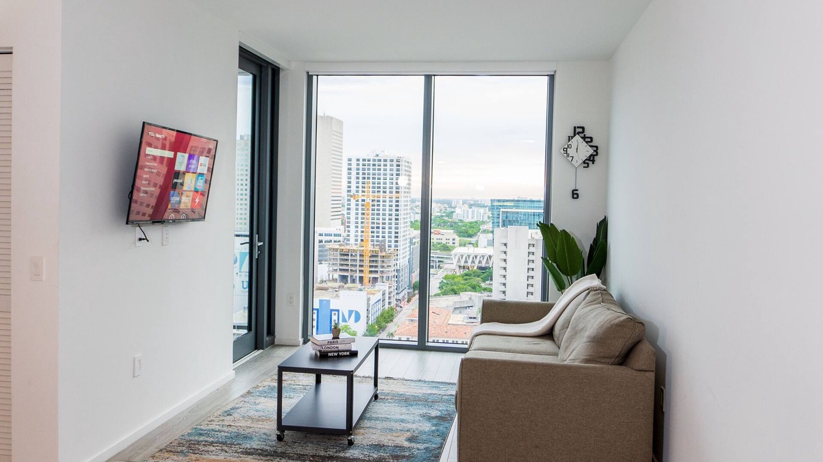 Overtown Condo | Miami's Best - Modern 2BR/2BA Condo, Infinity Pool, and Luxury Central Living