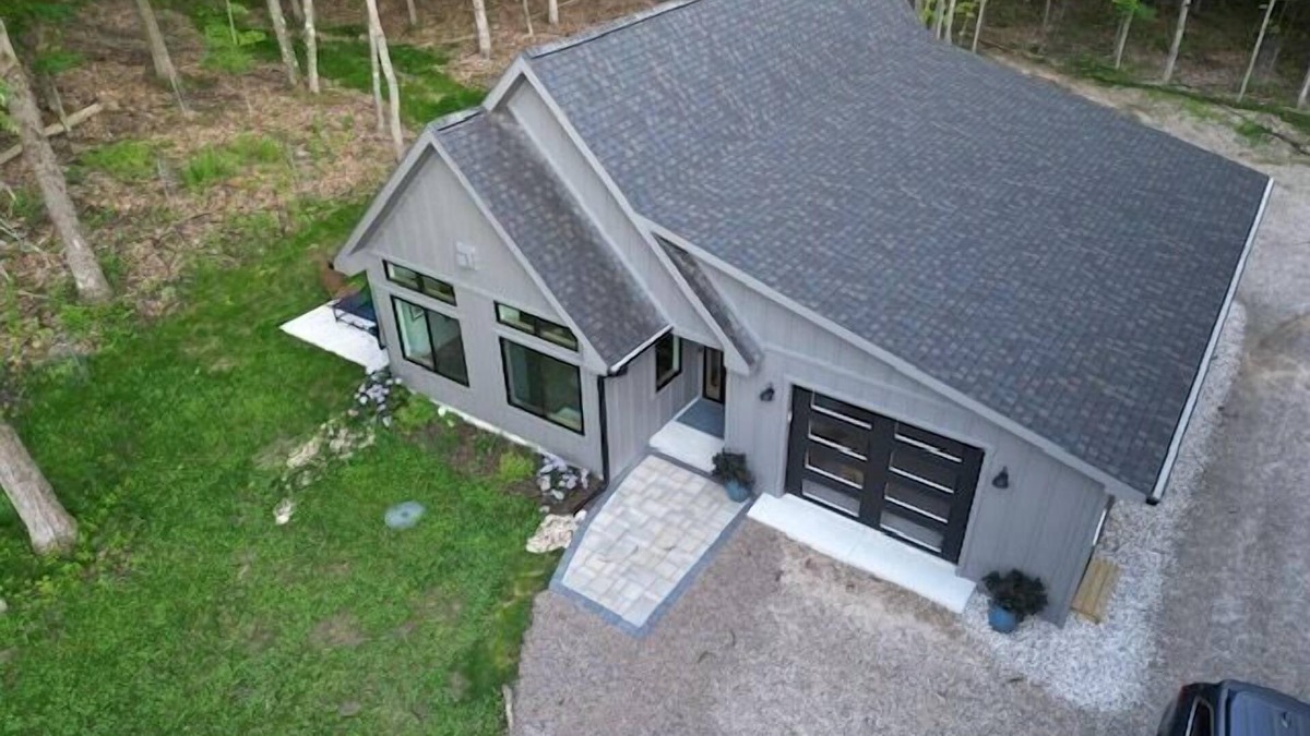 Maple City House | Michi's Base Camp: Your Dog-Friendly Escape Begins