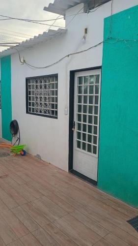 Novo Gama House | Micro-casa 2 Pedregal Novo Gama GO prox Valparaíso ideal p trabalho descanso e silêncio