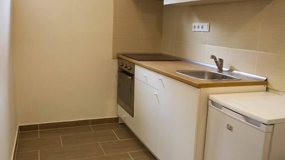 Vecses House | Microstore Airport Panzio