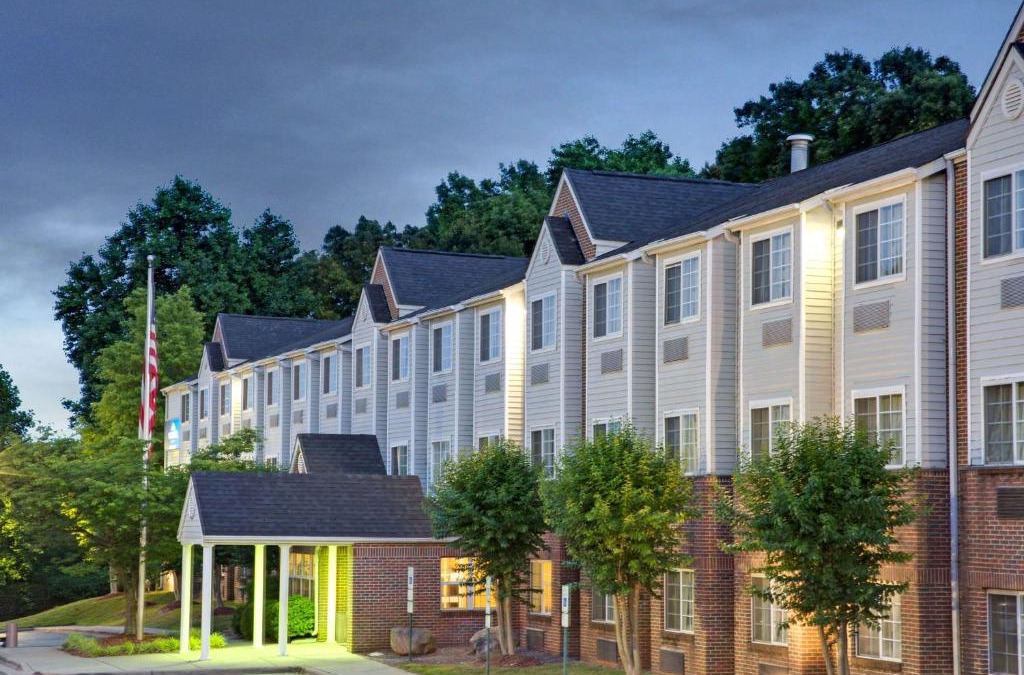 University Place Hotel | Microtel Inn by Wyndham University Place
