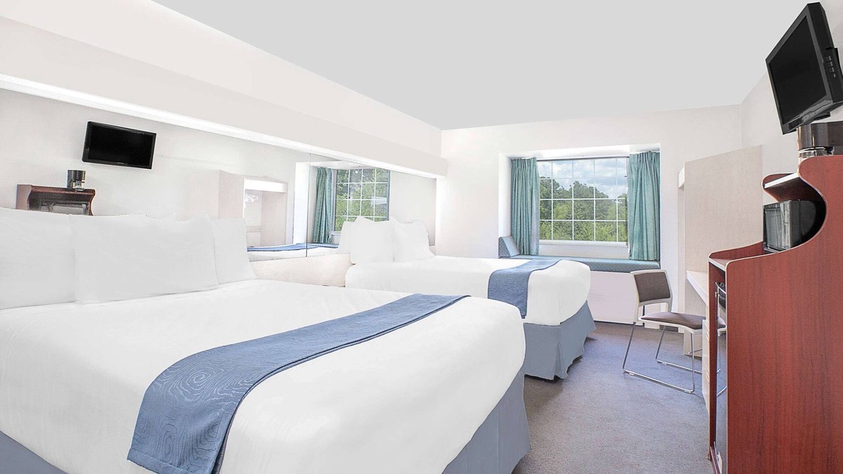 Broken Bow Hotel | Microtel Inn by Wyndham Broken Bow