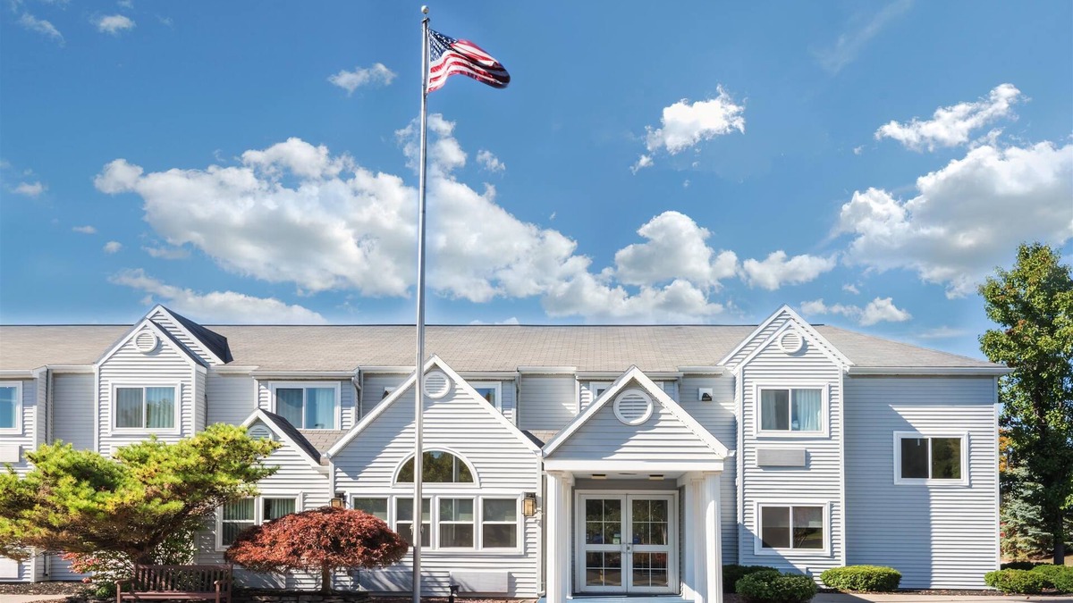 Fishers Hotel | Microtel Inn by Wyndham Victor/Rochester