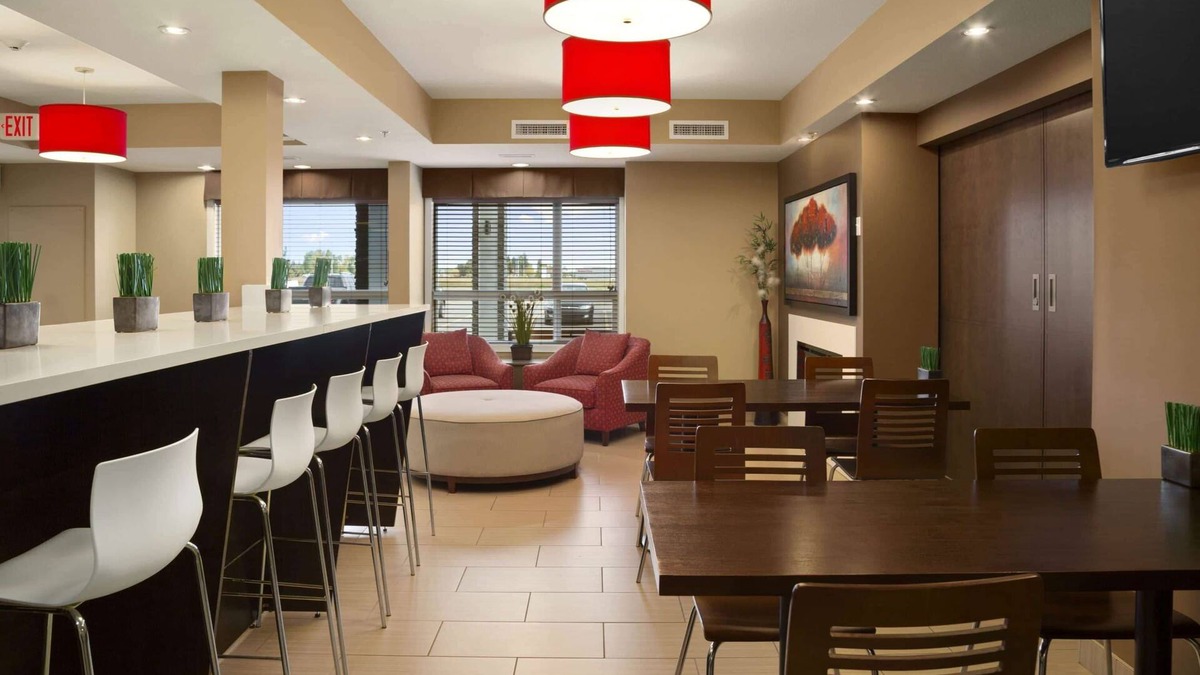 Blackfalds Hotel | Microtel Inn & Suites by Wyndham Blackfalds Red Deer North
