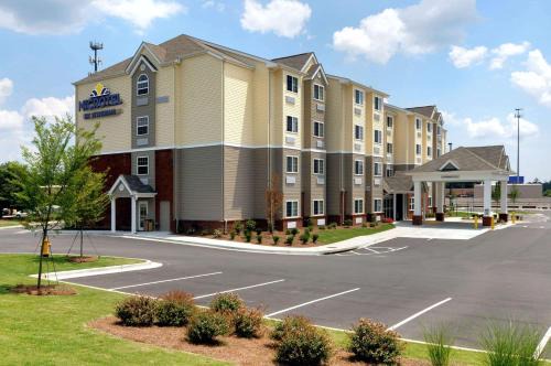 Columbus Hotel | Microtel Inn & Suites by Wyndham Columbus Near Fort Moore