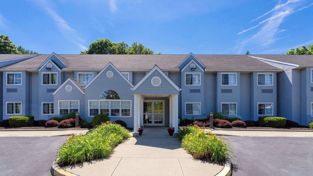 Bethel Hotel | Microtel Inn & Suites by Wyndham Bethel/Danbury