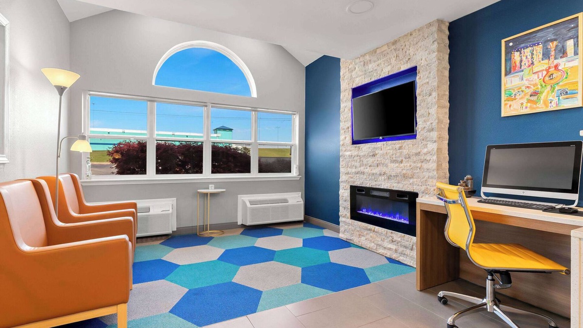 Tulsa Hotel | Microtel Inn & Suites by Wyndham Tulsa/Catoosa Route 66