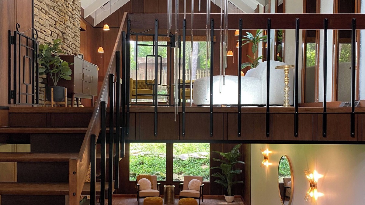 Kilbourne House | Mid Century 70s Retro Retreat